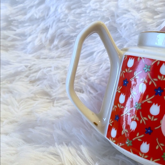 Vintage John Wagner & Sons 2 Cup Tulip Print Porcelain Small Teapot Red/White - Picture 7 of 10
